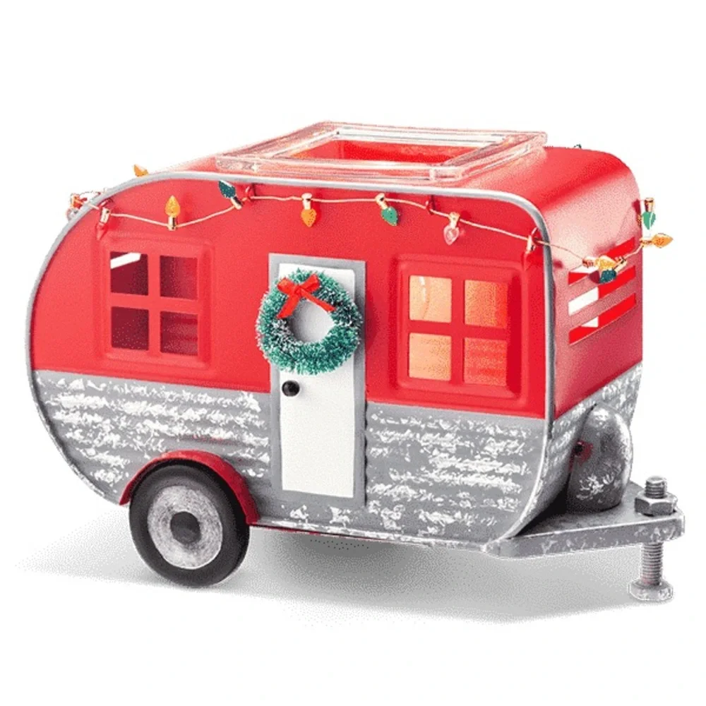 Scentsy Red and Silver Holiday Camper Décor with Wreath